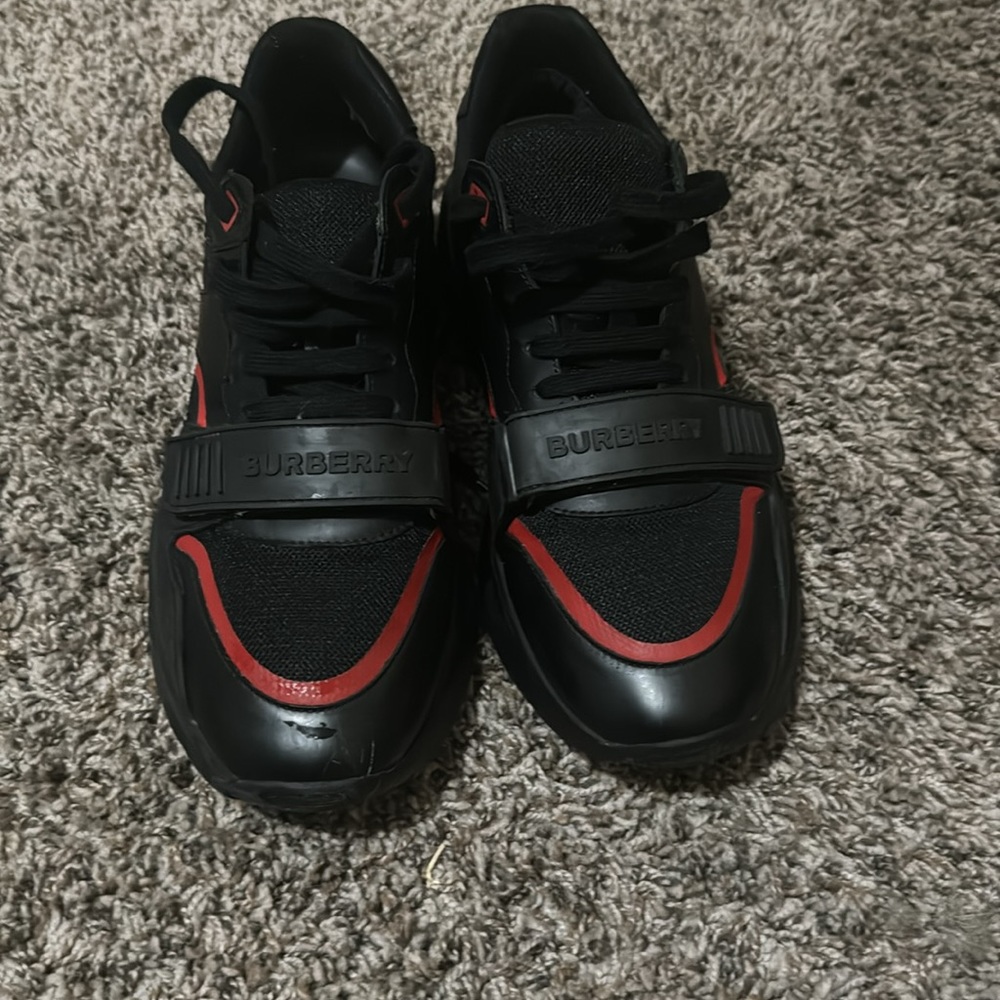 I’m selling my Burberry shoes size 43 good condition - Picture 3 of 4
